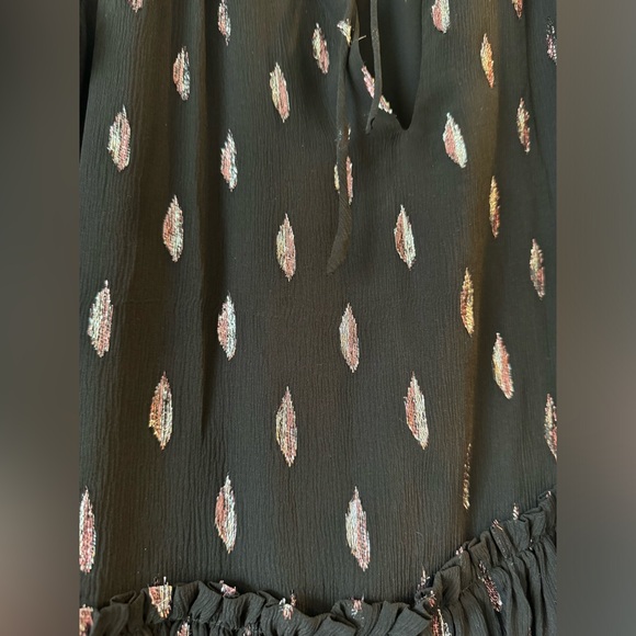 Sleeveless blouse with metallic pattern - Picture 3 of 12